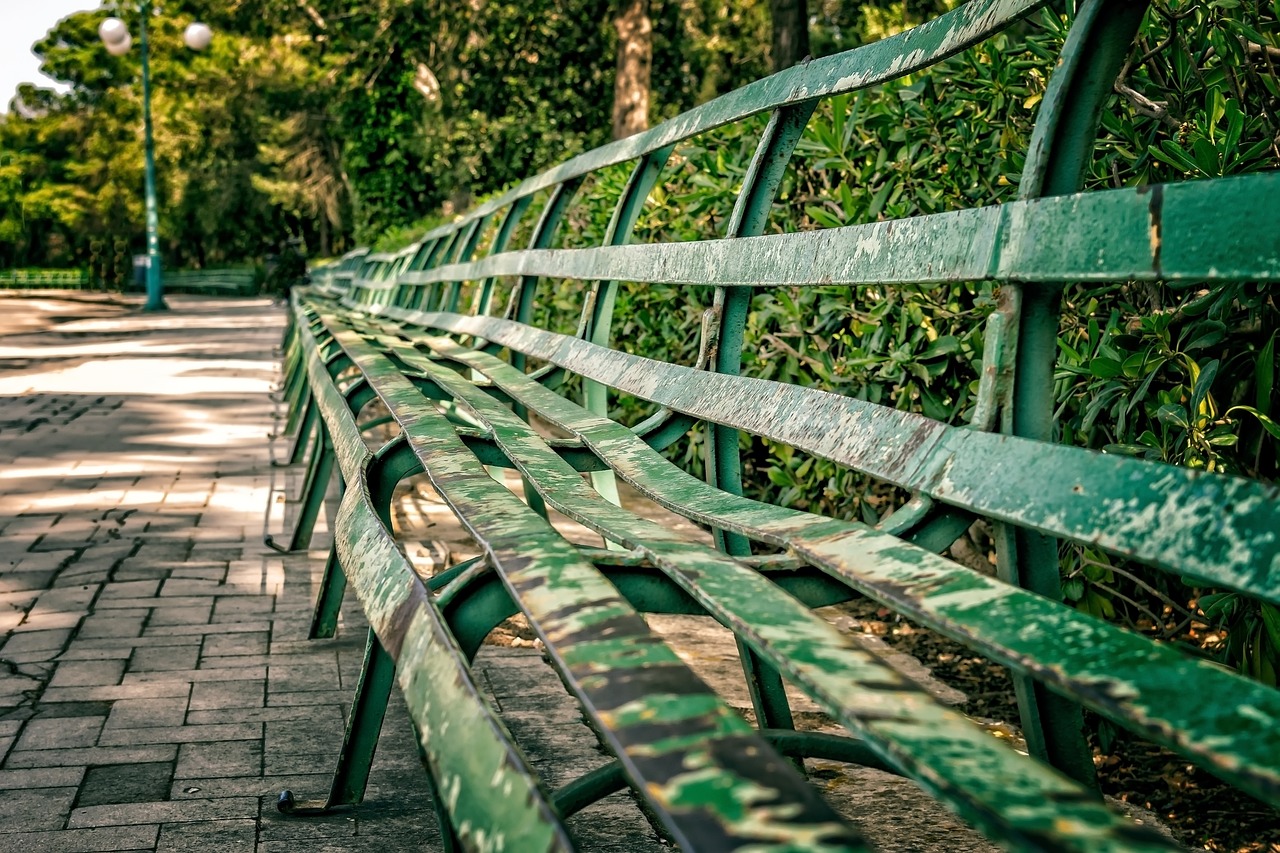 How to Create a DIY Garden Bench